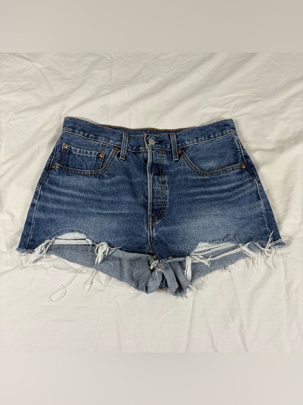 Levi’s 501 XX Women Blue Distressed Cut Off Denim Shorts 30